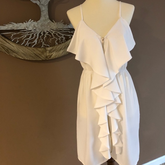 Alya Ruffled Dress - Picture 1 of 4